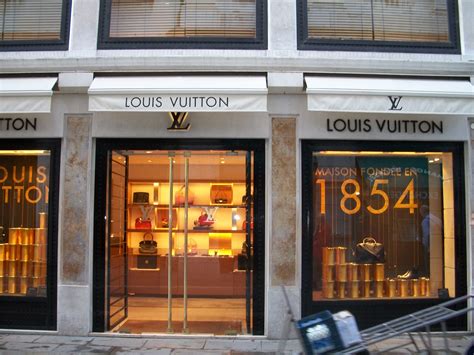 louis vuitton store in italy|louis vuitton italy official website.